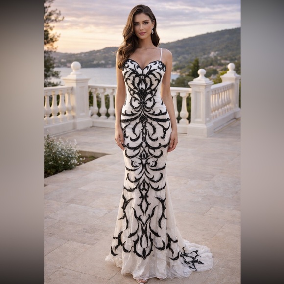 Aidan Mattox Strapless White Dress with Black Embellished Lace Detail - Picture 4 of 11